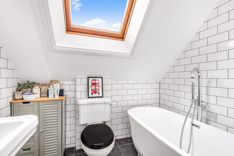 Family bathroom- click for photo gallery